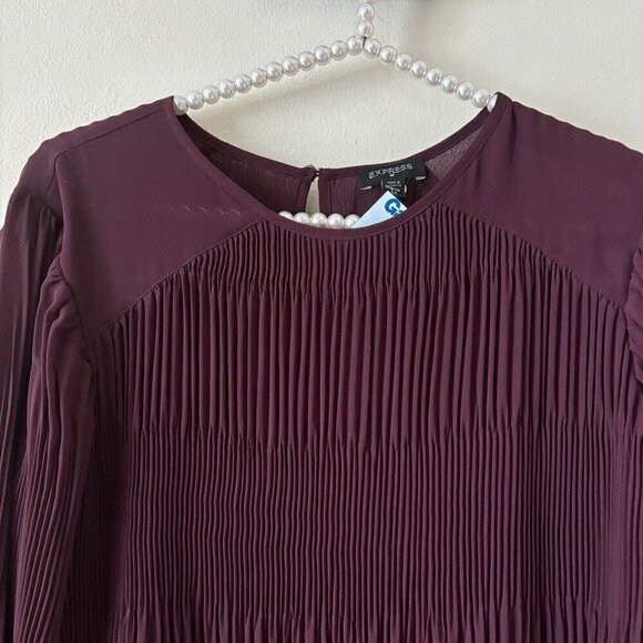 NWOT Express Womens Size XS Burgundy Pleated Blouse Long Sleeve - Picture 2 of 7